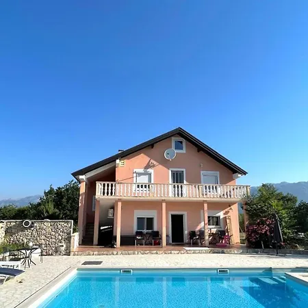 Villa Canyon Escape 12 Personen